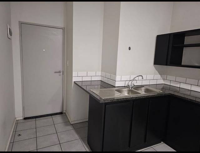2 BEDROOM PROPERTY TO RENT IN FLORIDA